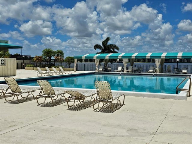 1 of 31 - 115 Lake Emerald Dr 307, Oakland Park, FL