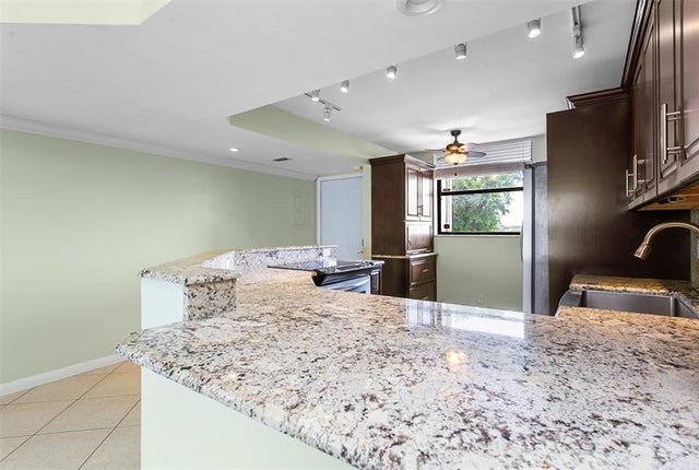 4 of 31 - 115 Lake Emerald Dr 307, Oakland Park, FL