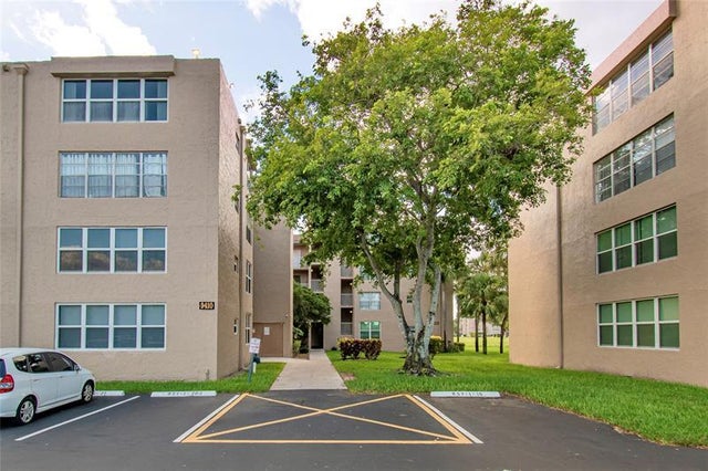 2 of 21 - 9410 Tangerine Pl 207, Davie, FL