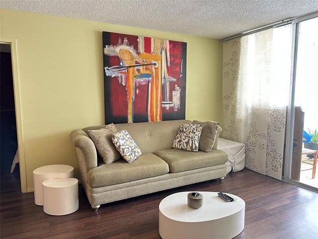 4 of 28 - 2998 Nw 48th Ter 327, Lauderdale Lakes, FL