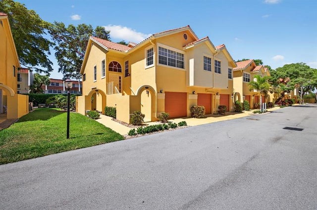 2 of 62 - 2121 S Ocean Blvd 506, Lauderdale By The Sea, FL
