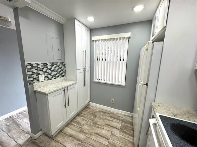 3 of 22 - 10434 Sunrise Lakes Blvd 110, Sunrise, FL