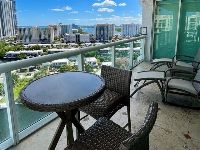 1 of 33 - 16500 Collins Ave 2052, Sunny Isles Beach, FL