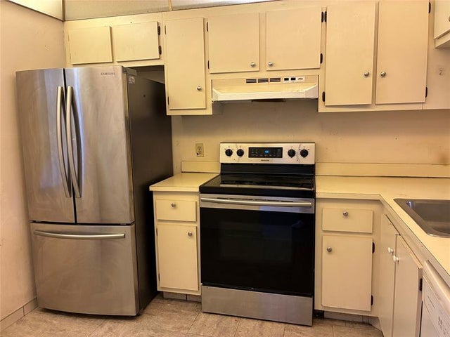 5 of 20 - 10402 Sunrise Lakes Blvd 102, Sunrise, FL
