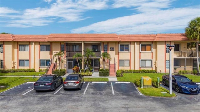 3 of 47 - 170 Lakeview Dr 203, Weston, FL