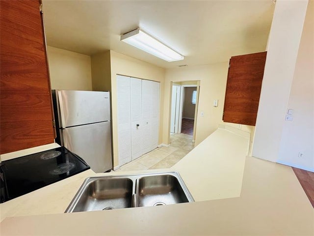 2 of 16 - 3449 Nw 44th St 202, Lauderdale Lakes, FL