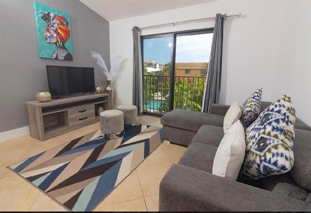 3 of 12 - 50 Se 12th St 2360, Boca Raton, FL