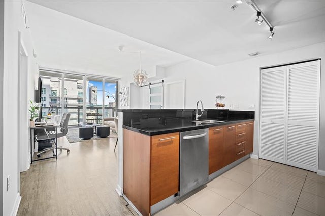 3 of 29 - 244 Biscayne Blvd 2210, Miami, FL