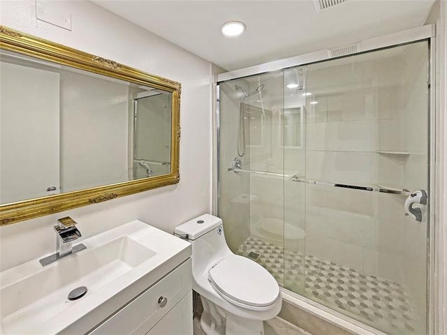 5 of 10 - 850 Sw 133rd Ter 206b, Pembroke Pines, FL