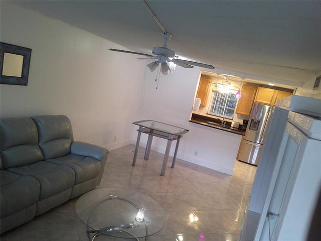 2 of 11 - 5383 Sw 40th Ave 103, Fort Lauderdale, FL