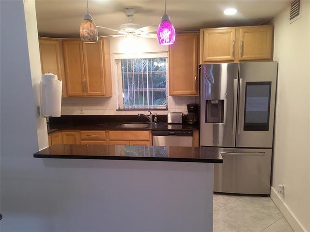 4 of 11 - 5383 Sw 40th Ave 103, Fort Lauderdale, FL