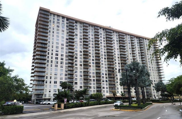 2 of 38 - 230 174th St 304, Sunny Isles Beach, FL