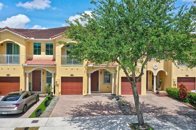 1 of 54 - 981 Sw 149th Ct 981, Miami, FL