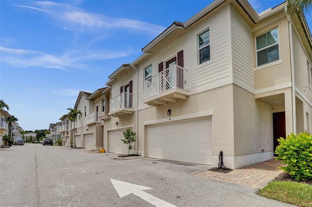 2 of 56 - 99 Palm Ln 99, Royal Palm Beach, FL