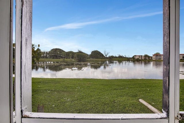 1 of 16 - 9400 N Hollybrook Lake Dr 105, Pembroke Pines, FL