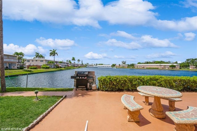 1 of 20 - 1050 Sw 11th St 4, Hallandale, FL