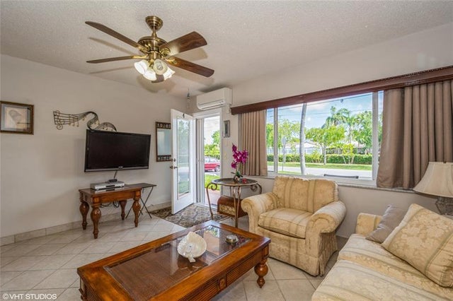 3 of 20 - 1050 Sw 11th St 4, Hallandale, FL