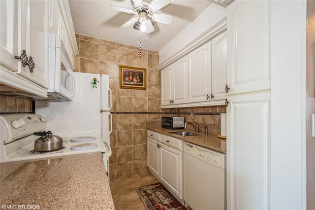 4 of 20 - 1050 Sw 11th St 4, Hallandale, FL