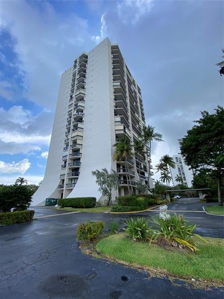 2 of 57 - 2400 Presidential Way 1104, West Palm Beach, FL