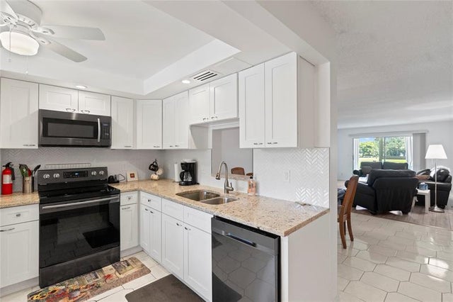 2 of 33 - 4301 Martinique Cir C2, Coconut Creek, FL