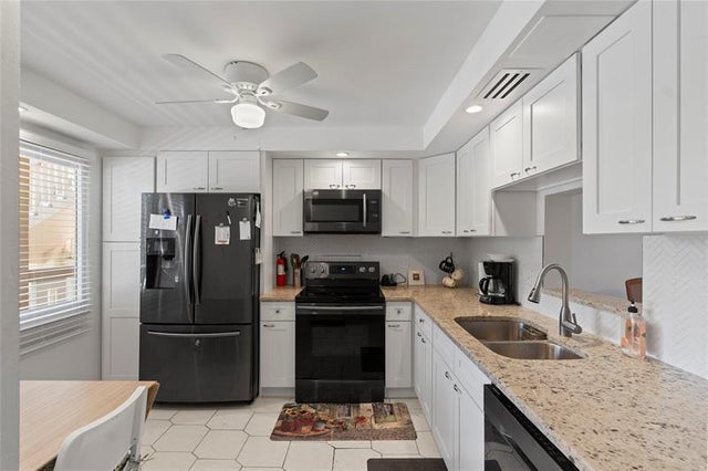 5 of 33 - 4301 Martinique Cir C2, Coconut Creek, FL