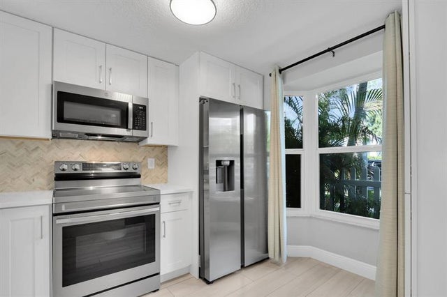 4 of 40 - 1869 Ne 15th Ave 1869, Fort Lauderdale, FL