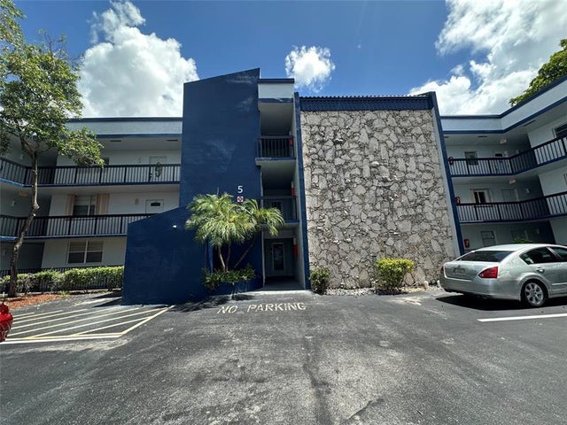 4 of 30 - 3180 Holiday Springs Blvd 107, Pompano Beach, FL