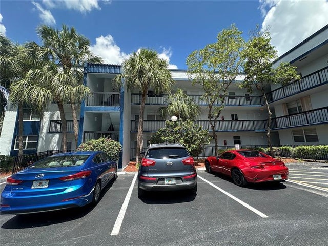 5 of 30 - 3180 Holiday Springs Blvd 107, Pompano Beach, FL