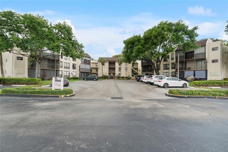 7750 W Mcnab Rd 203, Tamarac