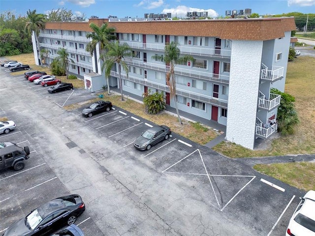 1 of 28 - 6289 Lear Dr 403, Lake Worth, FL