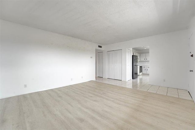 5 of 28 - 6289 Lear Dr 403, Lake Worth, FL