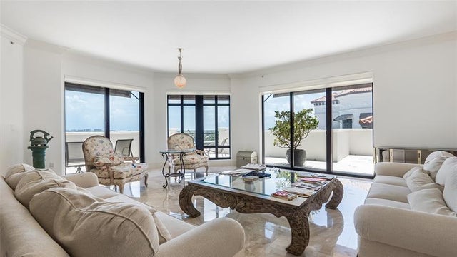 1 of 43 - 200 E Palmetto Park Rd Ph5, Boca Raton, FL