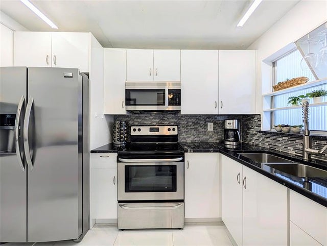 8021 N Sunrise Lakes Dr 203, Sunrise