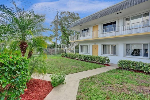 1 of 48 - 3322 Cynthia Ln 112, Lake Worth, FL