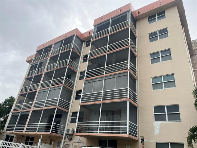 3 of 7 - 1830 Dixieanna St 303, Hollywood, FL