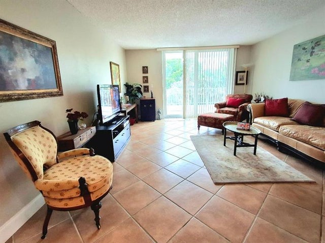 3 of 40 - 1421 S Ocean Blvd 206, Pompano Beach, FL