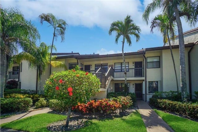 2 of 33 - 7634 Tahiti Lane 104, Lake Worth, FL