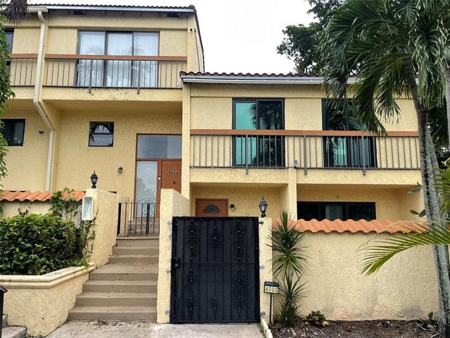1 of 30 - 4000 Del Rio Way, Fort Lauderdale, FL