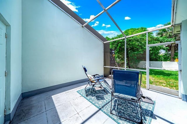 4 of 28 - 420 Lakewood Cir B, Pompano Beach, FL
