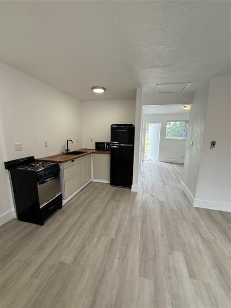 1 of 14 - 2213 Lincoln St 4, Hollywood, FL