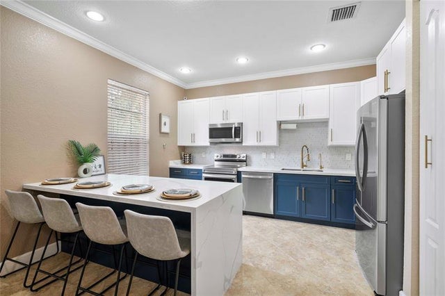 1 of 31 - 4442 Arabian Way, Fort Lauderdale, FL