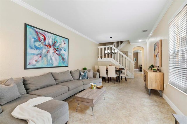 4 of 31 - 4442 Arabian Way, Fort Lauderdale, FL