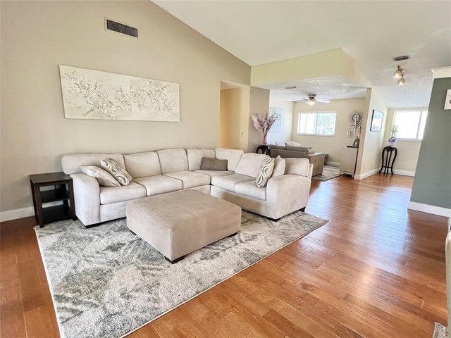 4 of 20 - 10725 Bahama Palm Way 201, Boynton Beach, FL