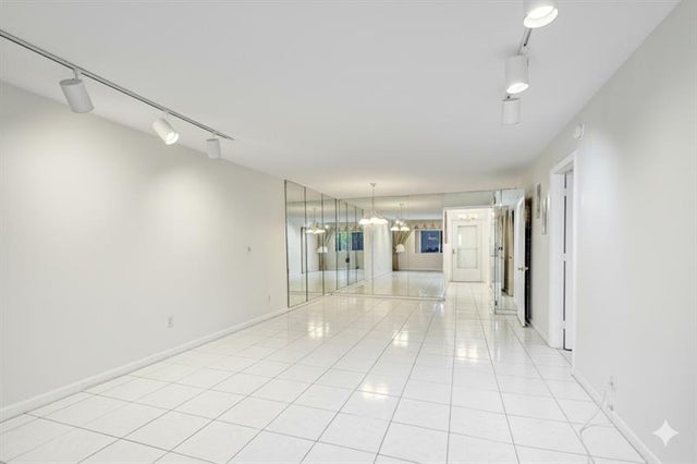 5 of 35 - 5900 Nw 44th St 414, Lauderhill, FL