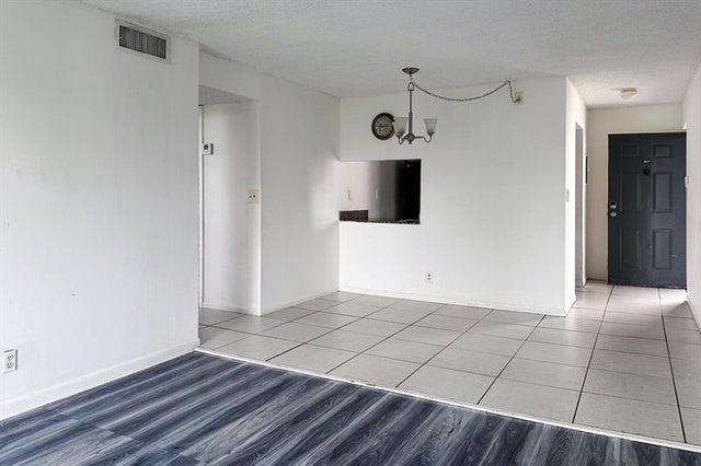 4 of 24 - 1900 N Congress Ave 407, West Palm Beach, FL