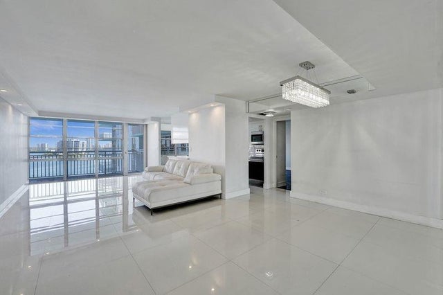 3 of 13 - 301 174th St 1401, Sunny Isles Beach, FL