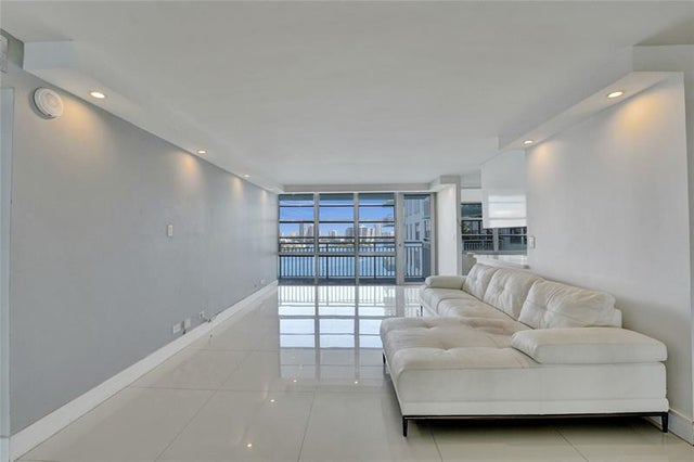 5 of 13 - 301 174th St 1401, Sunny Isles Beach, FL