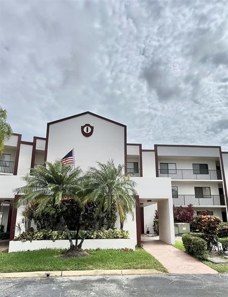 1 of 29 - 9691 N Belfort Cir 305, Fort Lauderdale, FL