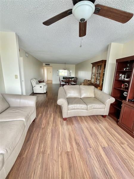 4 of 29 - 9691 N Belfort Cir 305, Fort Lauderdale, FL