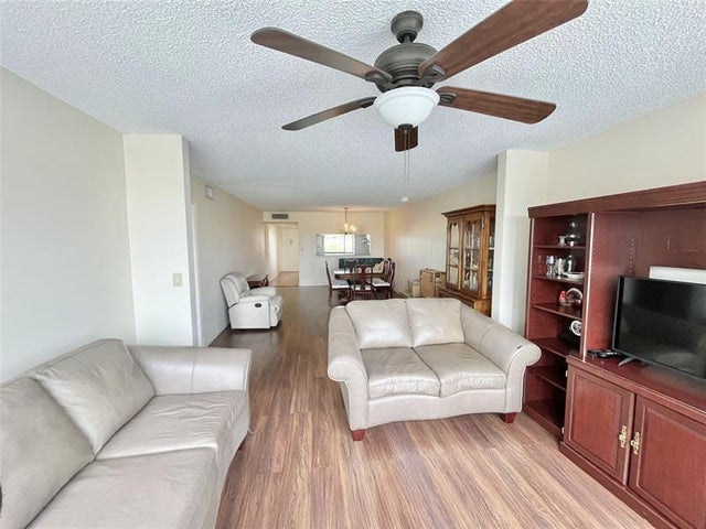 5 of 29 - 9691 N Belfort Cir 305, Fort Lauderdale, FL